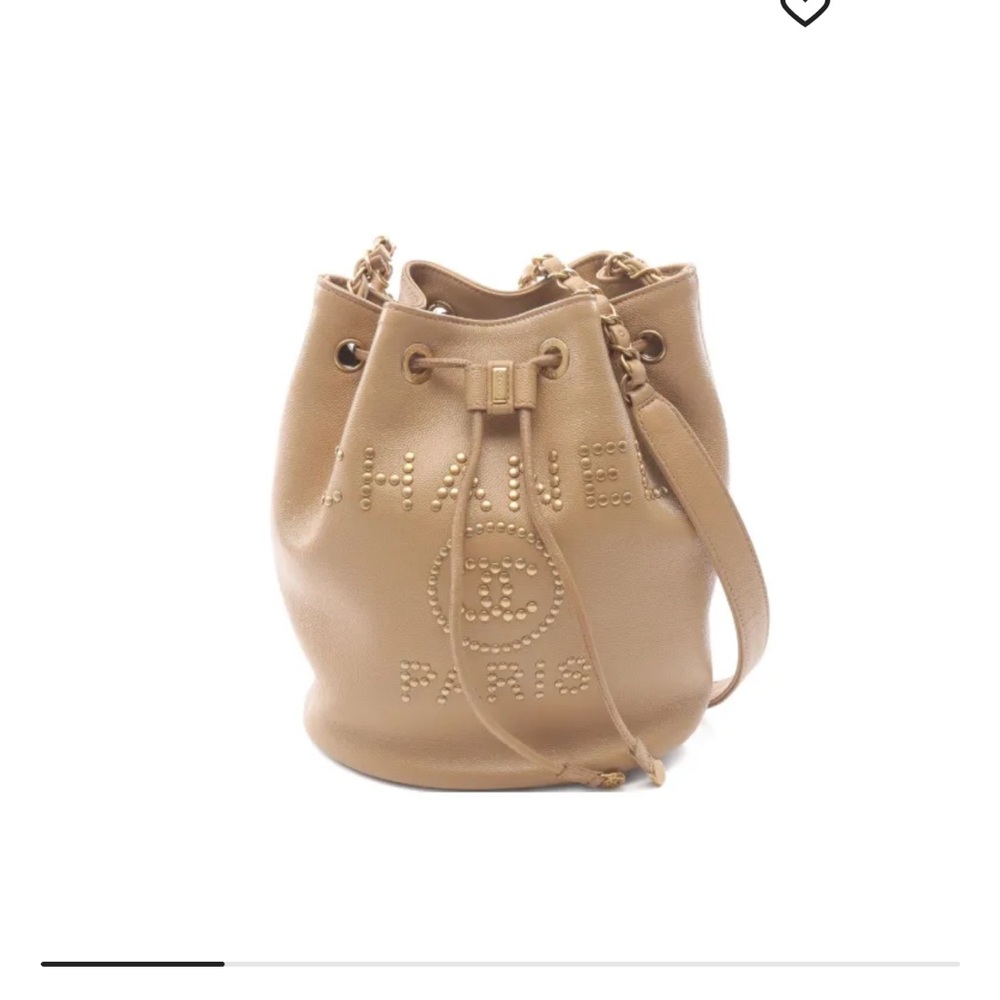 Chanel Tan 2019 Deauville Bucket Bag - Picture 16 of 16